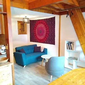 Lumineux Avec Balcon à Arêches Appartement